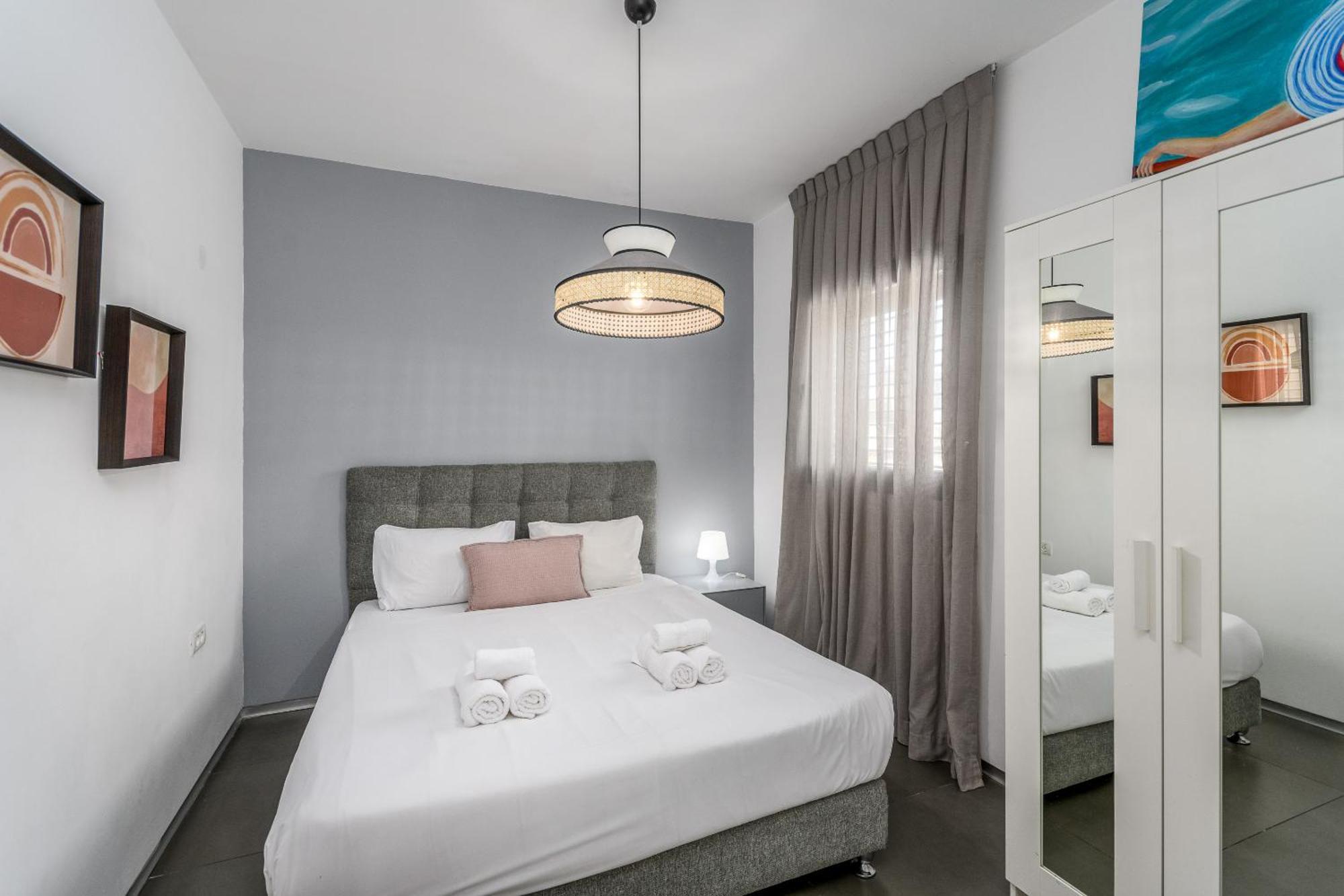 Апартаменты Modern & Sunny 1 Bdr W Balcony And Parking Тель-Авив Экстерьер фото