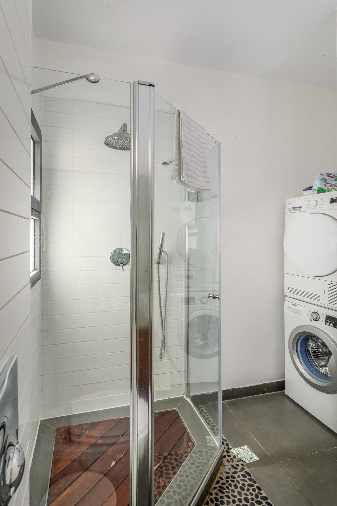 Апартаменты Modern & Sunny 1 Bdr W Balcony And Parking Тель-Авив Экстерьер фото