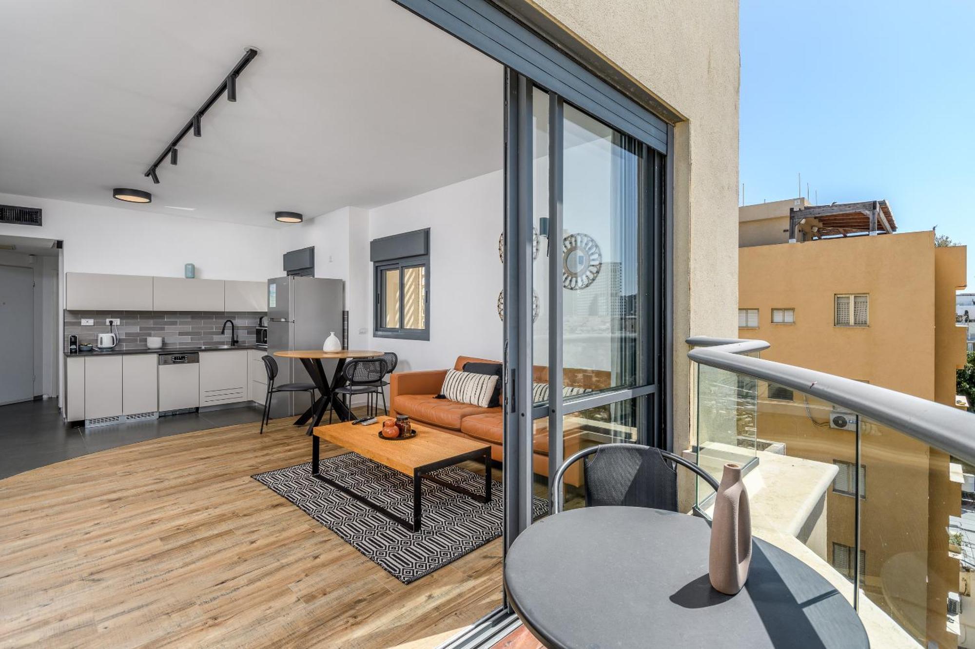 Апартаменты Modern & Sunny 1 Bdr W Balcony And Parking Тель-Авив Экстерьер фото
